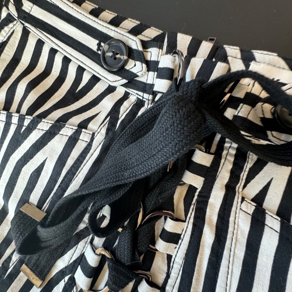 Self Portrait Stripped High Rise Shorts - Picture 8 of 9